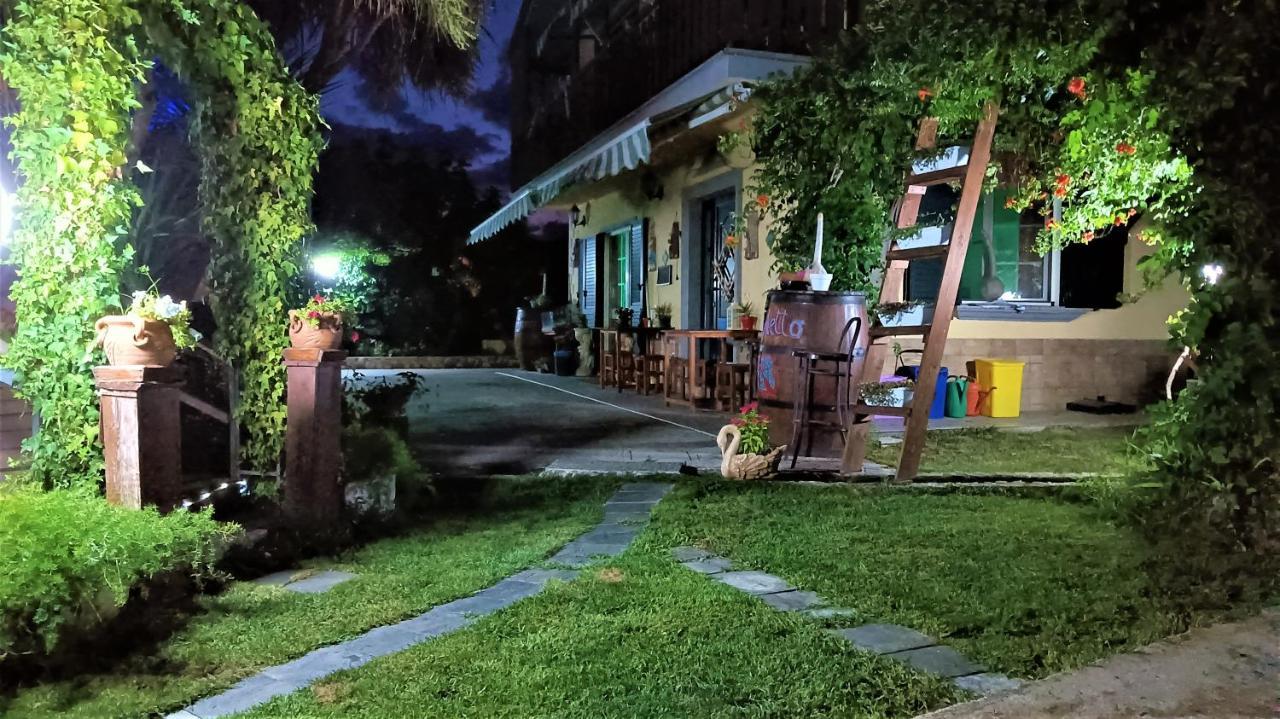 Il Laghetto Bed and Breakfast Καστροβιλάρι Εξωτερικό φωτογραφία