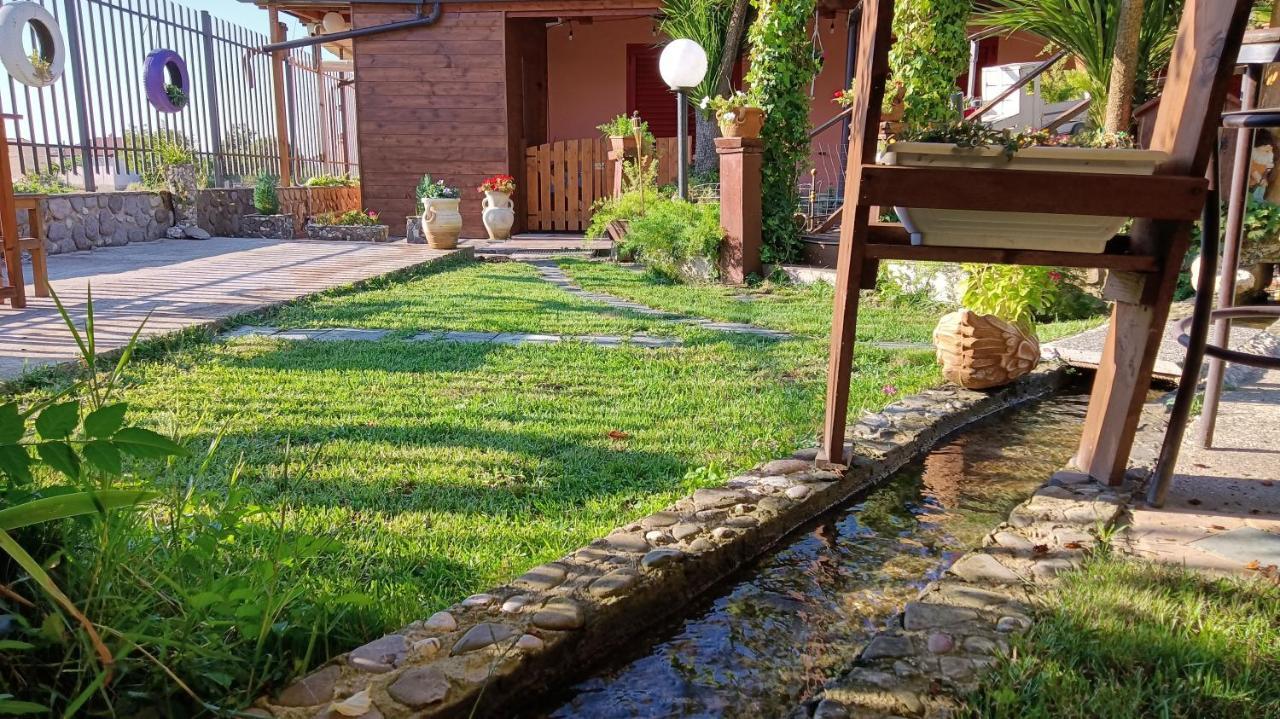 Il Laghetto Bed and Breakfast Καστροβιλάρι Εξωτερικό φωτογραφία